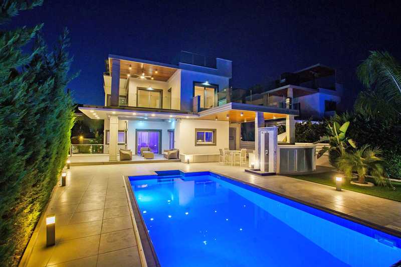 4 bedrooms Villa in Agios Tychonas, Cyprus No. 7112