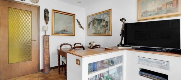 1 bedroom Apartment in Milan, Italy No. 329364 2