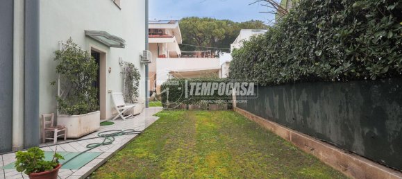 3-salle Appartement à Riccione, Italy No. 9219 25