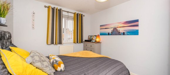 3 Schlafzimmer Haus in Widnes, United Kingdom, Nr. 2745 10