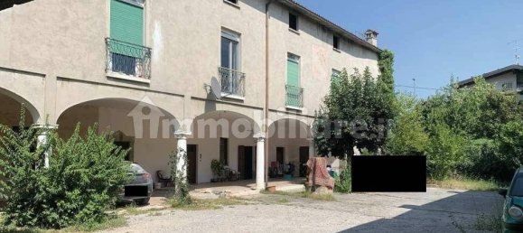 Здание с 5 спальнями в Бедиццоле, Италия № 292020 2