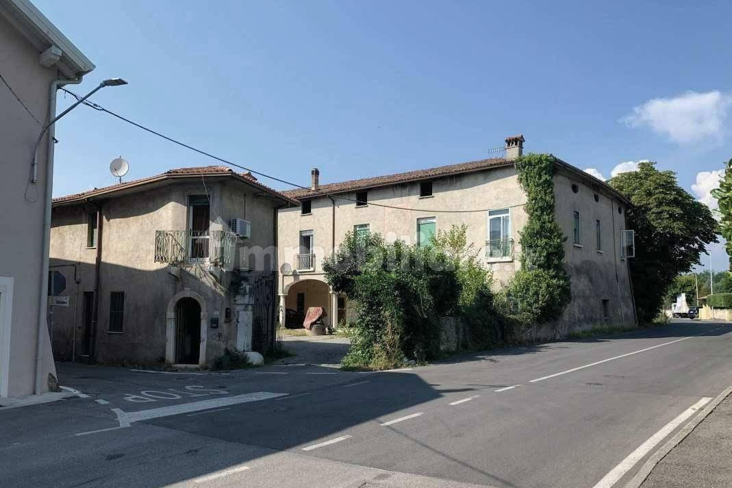 Здание с 5 спальнями в Бедиццоле, Италия № 292020