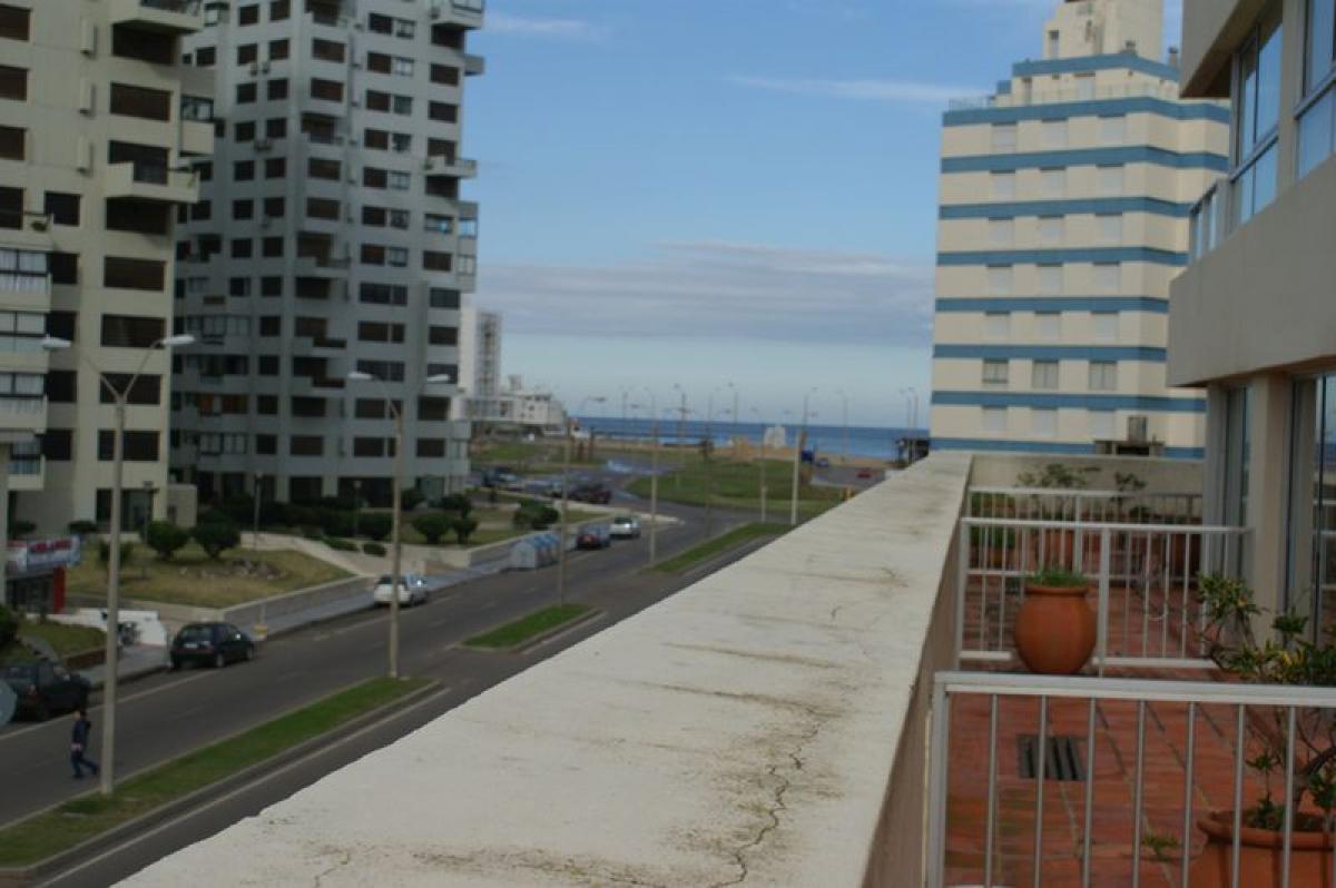 3 bedrooms Apartment in Maldonado, Uruguay No. 9021