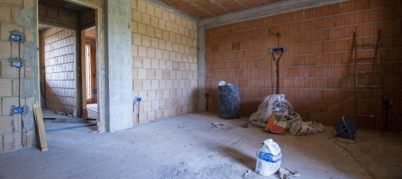 Apartamento de 3 habitaciónes en Prato, Italy No. 18369 11