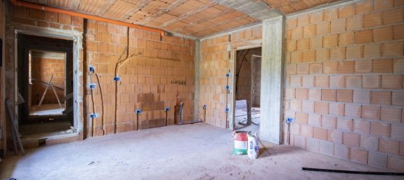 Apartamento de 3 habitaciónes en Prato, Italy No. 18369 3