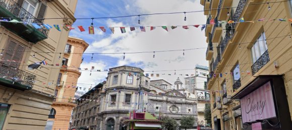 2 bedrooms Apartment in Naples, Italy No. 375842 4