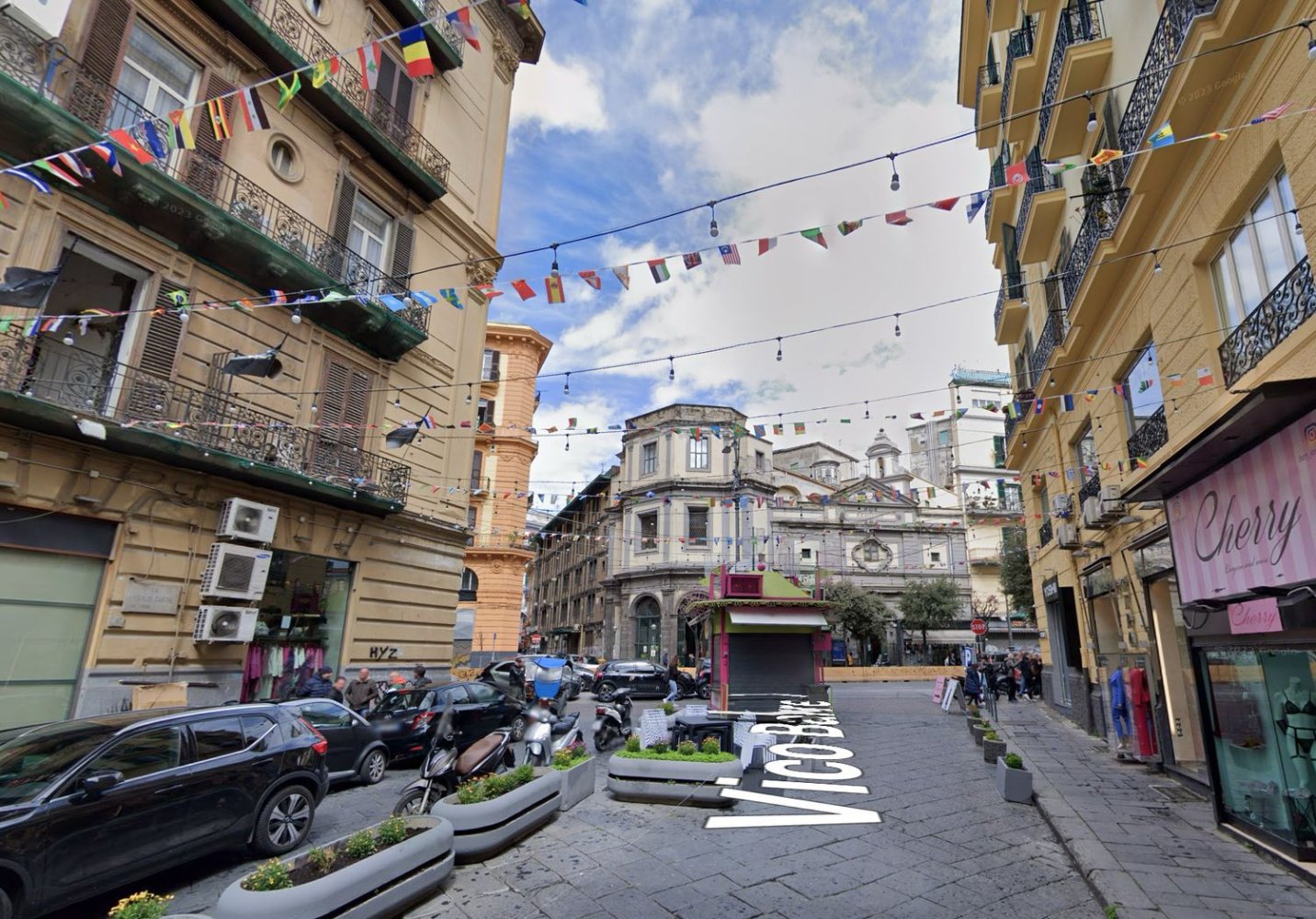 2 bedrooms Apartment in Naples, Italy No. 375842