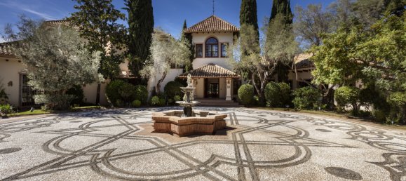 8 bedrooms Villa in Malaga, Spain No. 24253 2