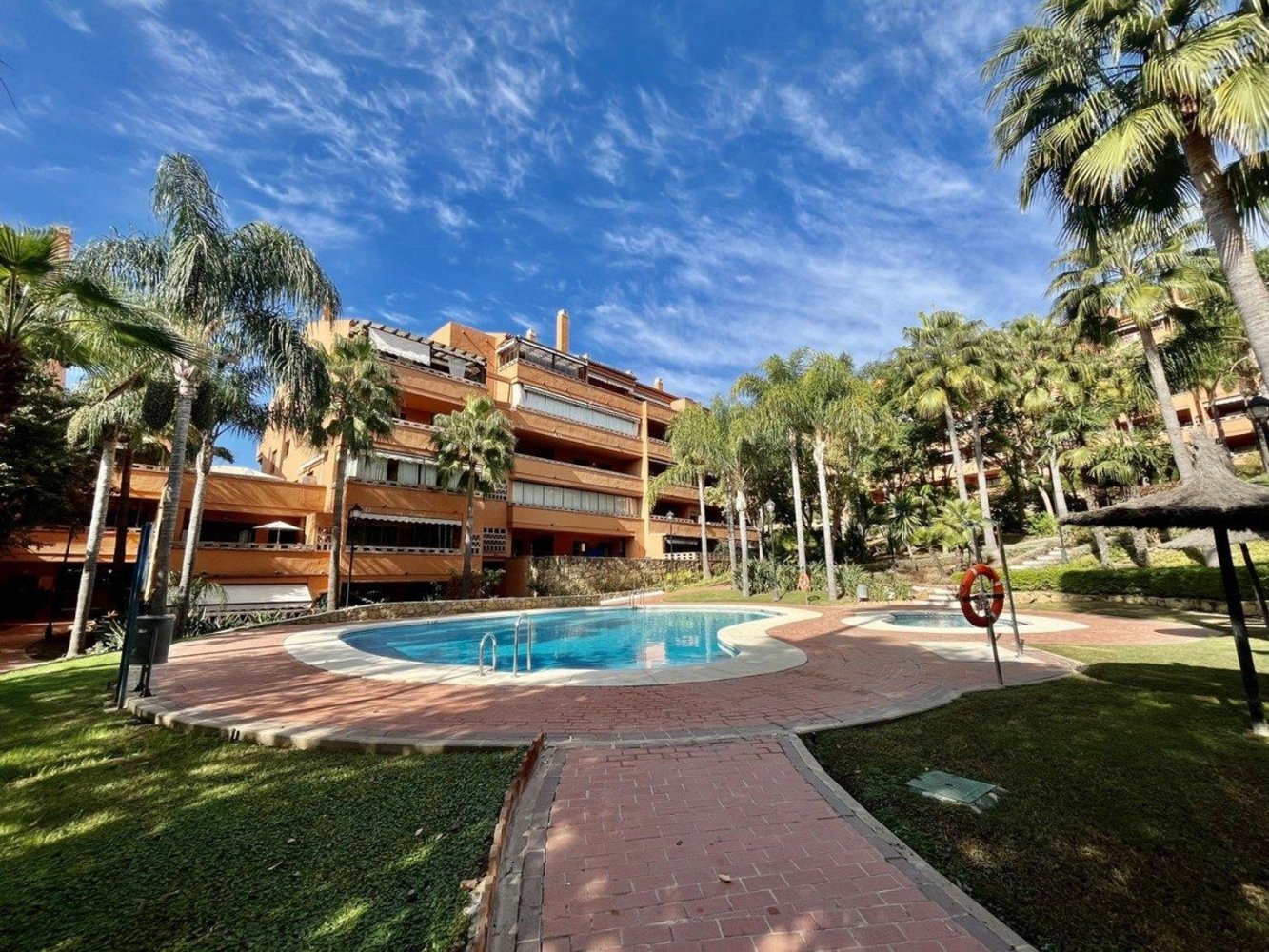 Apartamento de 1 dormitorio en Marbella, Spain No. 237556