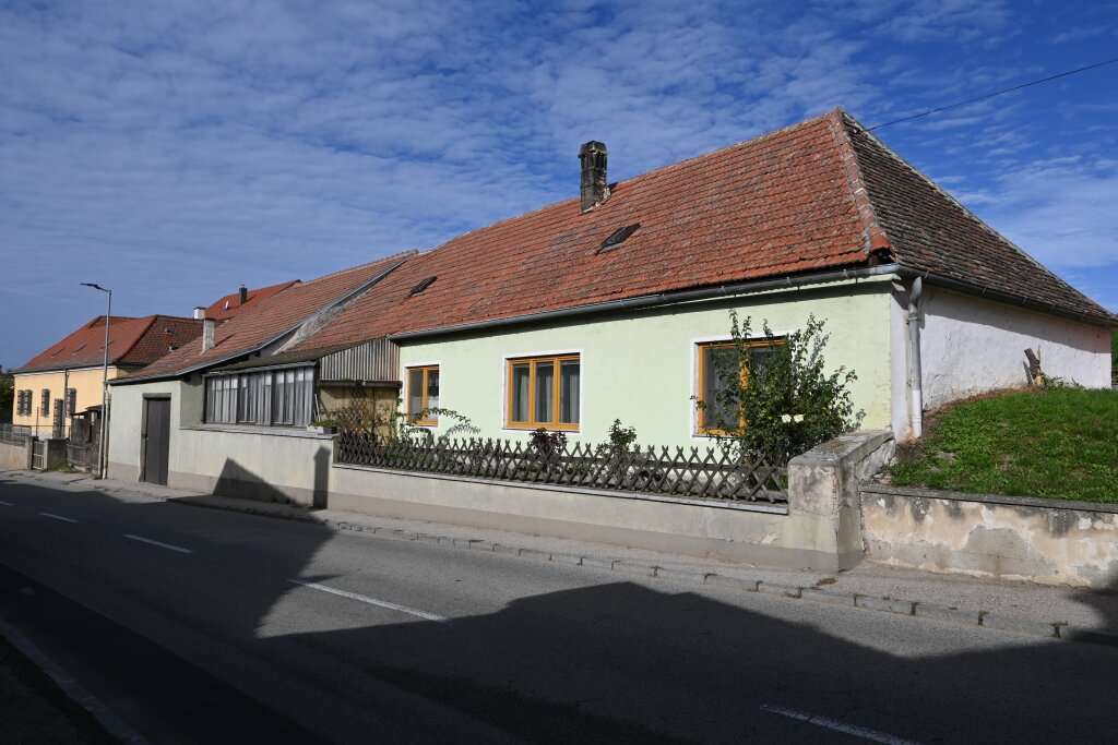 Casa de 7 habitaciónes en Retz, Austria No. 29035