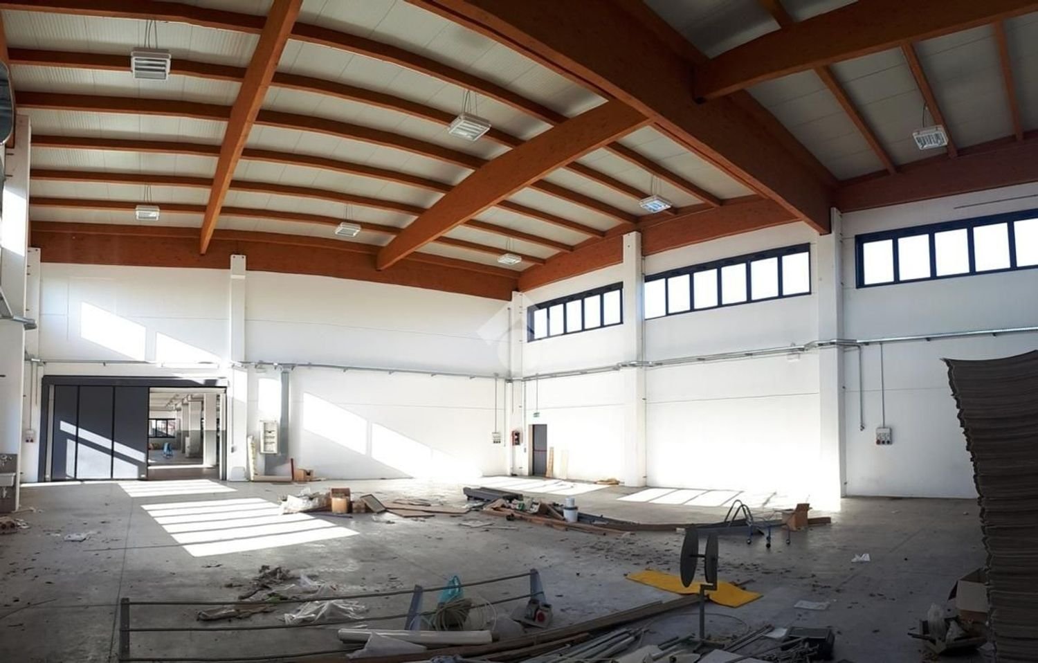  مستودع في Bolgare, Italy 1950متر مربع رقم 108610