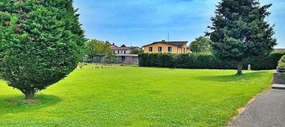 Villa de 4 habitaciónes en Albuzzano, Italy No. 87648 2