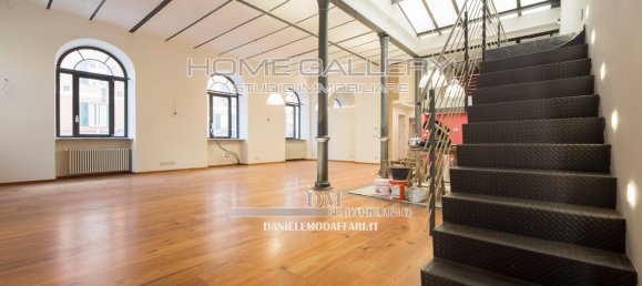 7 rooms Apartment in Genoa, Italy No. 115133 2