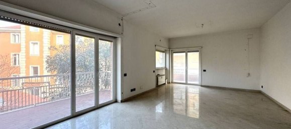 4 rooms Apartment in Rome, Italy No. 18188 3