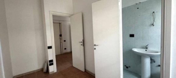 4 rooms Apartment in Rome, Italy No. 18188 15