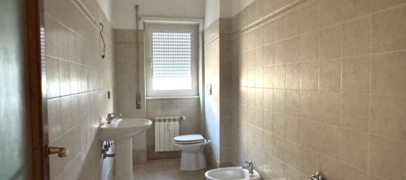 4 rooms Apartment in Rome, Italy No. 18188 12