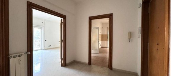 4 rooms Apartment in Rome, Italy No. 18188 6