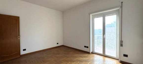 4 rooms Apartment in Rome, Italy No. 18188 10