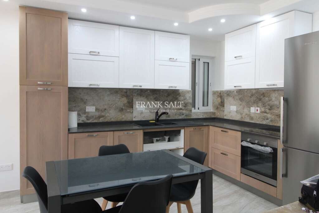 2 bedrooms Apartment in Xlendi, Malta No. 5911