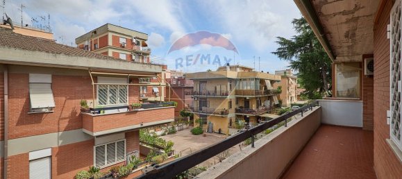 3 bedrooms Apartment in Rome, Italy No. 335477 16