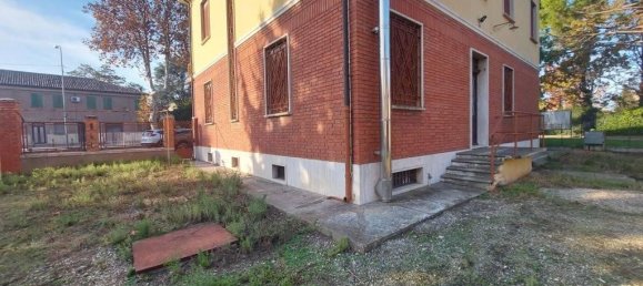 10 rooms Villa in Argenta, Italy No. 149949 2