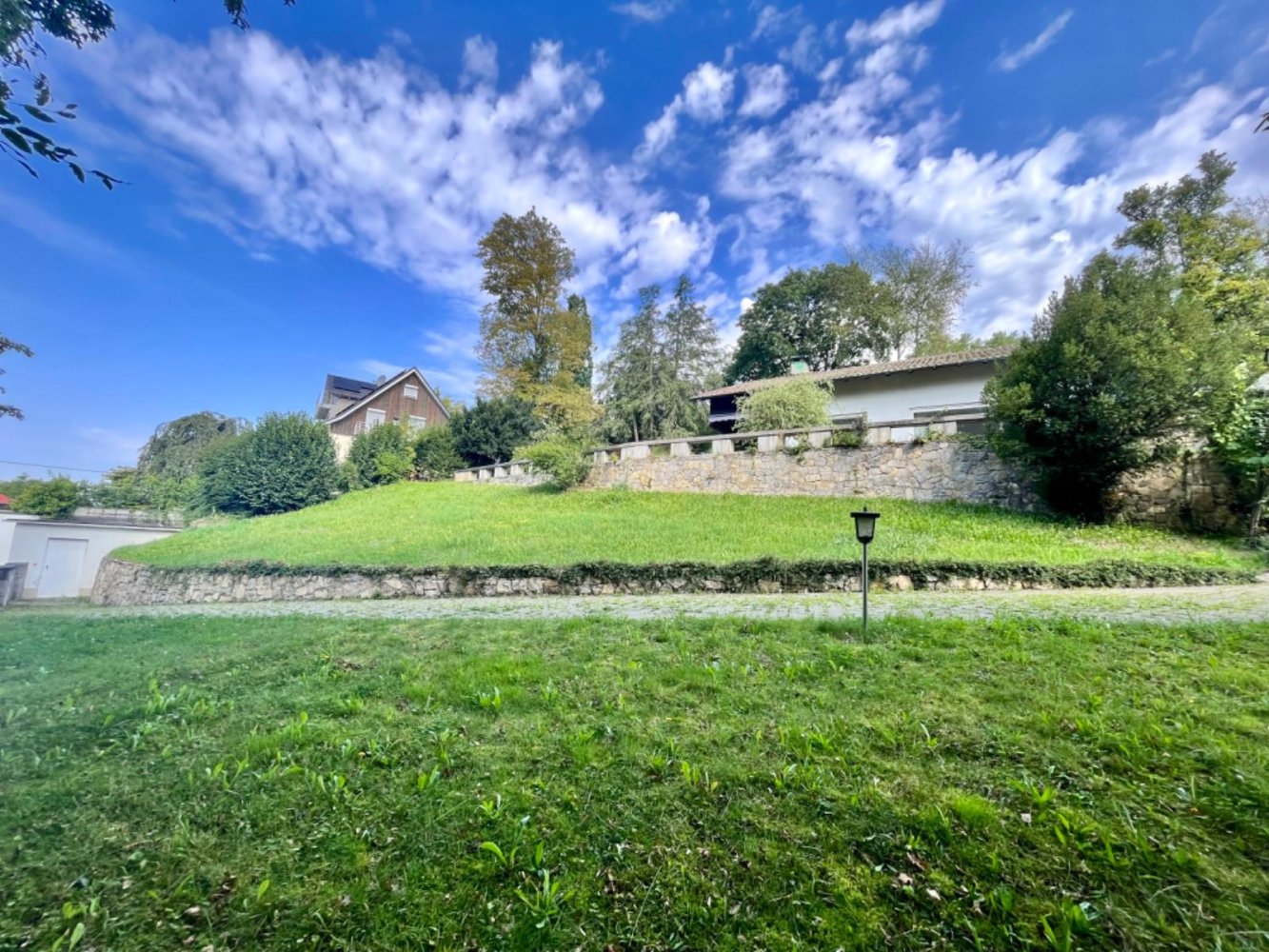 Casa de 7 habitaciónes en Rems-Murr-Kreis, Germany No. 16844
