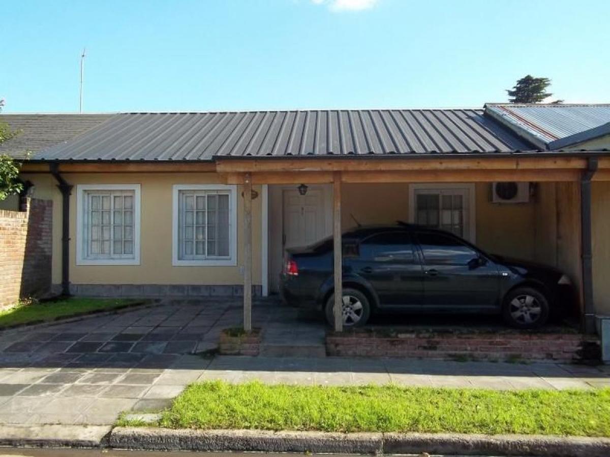 2 bedrooms House in Tres de Febrero, Argentina No. 57079
