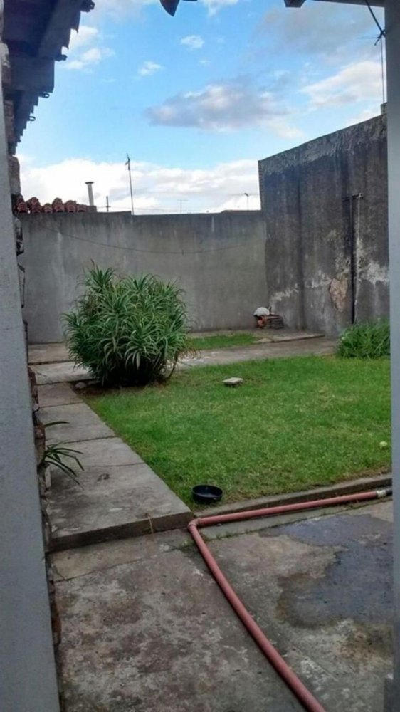 3 bedrooms House in Malvinas Argentinas, Argentina No. 18452