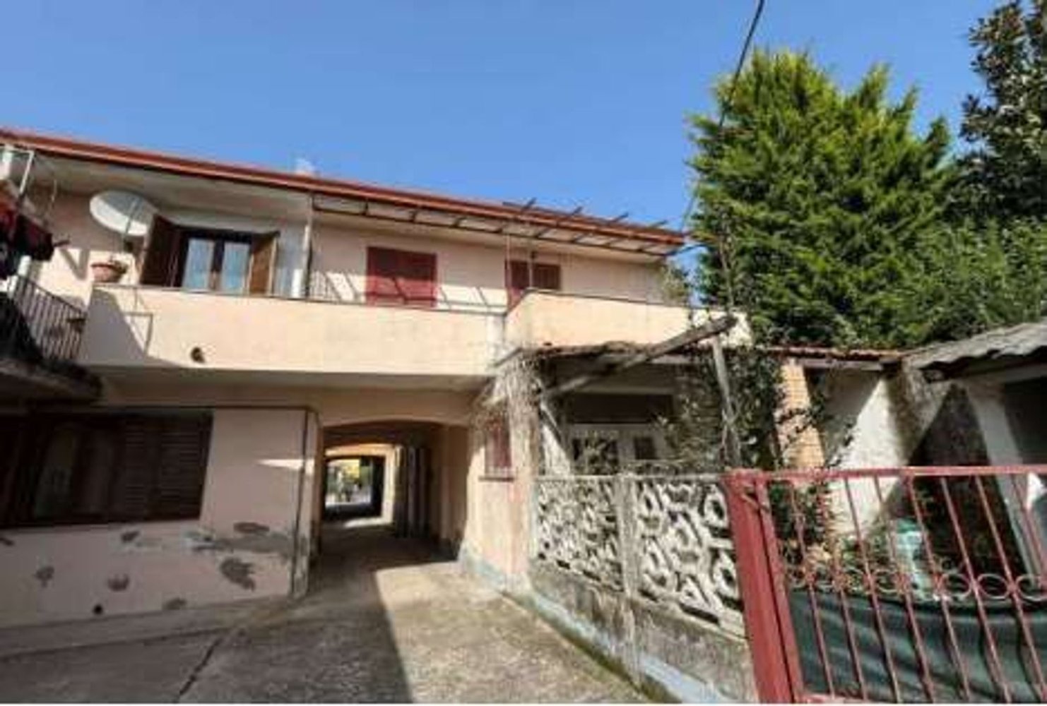 Apartamento de 4 habitaciónes en Venegono Superiore, Italy No. 186703