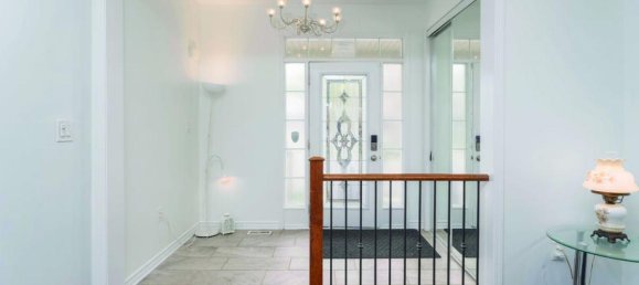 6 غرف نوم منزل في Milton, Canada رقم 489 2