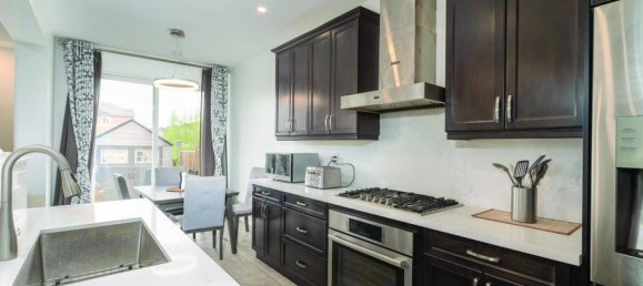 6 غرف نوم منزل في Milton, Canada رقم 489 10