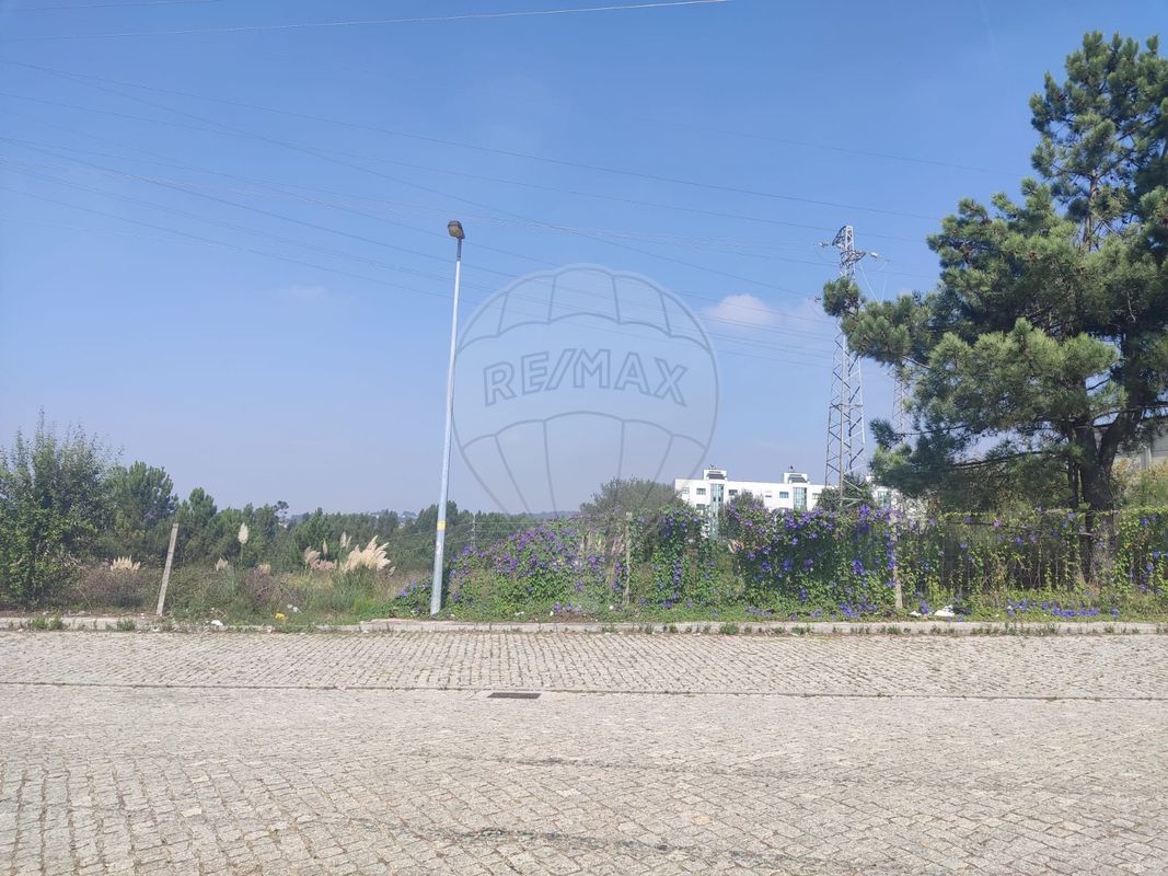 Terreno em Fânzeres, Portugal 1830 m² N.º 32062