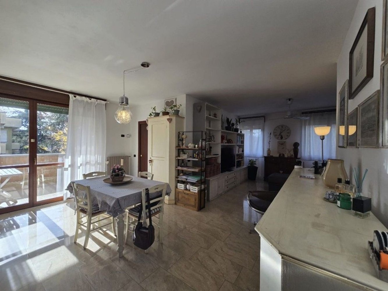 4غرفة منزل ذو طابقين في Reggio Emilia, Italy رقم 17091