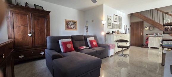 4غرفة منزل ذو طابقين في Reggio Emilia, Italy رقم 17091 2