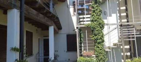 Bureau à Cocquio-Trevisago, Italy 62m² No. 182122 18