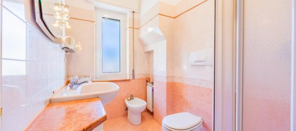 3-salle Appartement à Alassio, Italy No. 70457 10