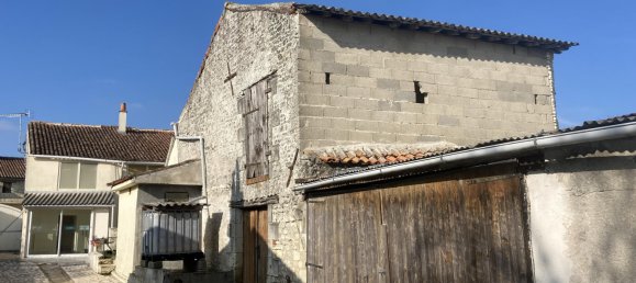 2 Schlafzimmer Haus in Faye-la-Vineuse, France, Nr. 100451 8