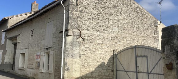 2 Schlafzimmer Haus in Faye-la-Vineuse, France, Nr. 100451 3