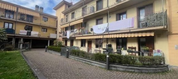 3-salle Appartement à Samarate, Italy No. 36869 4