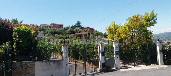 4 Schlafzimmer Villa in Imperia, Italy, Nr. 220763 2