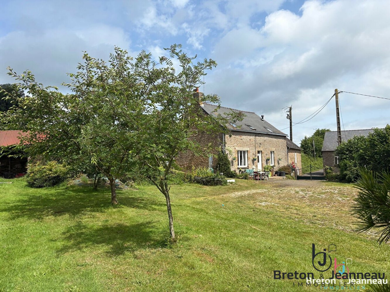 3 bedrooms House in Mayenne, France No. 357917