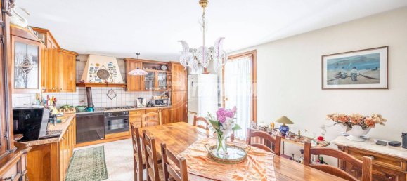 3 bedrooms Villa in Roncade, Italy No. 270621 10