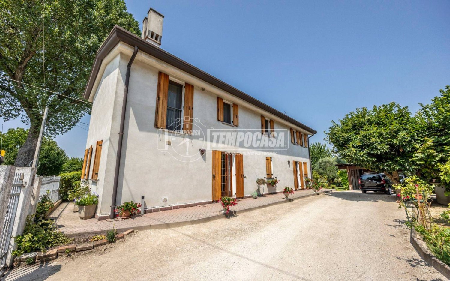 3 bedrooms Villa in Roncade, Italy No. 270621