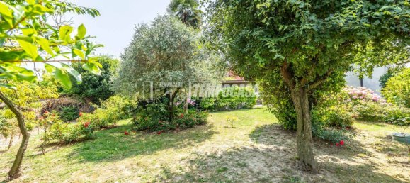 3 bedrooms Villa in Roncade, Italy No. 270621 4