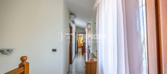 3 bedrooms Villa in Roncade, Italy No. 270621 17