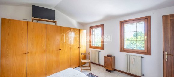 3 bedrooms Villa in Roncade, Italy No. 270621 18