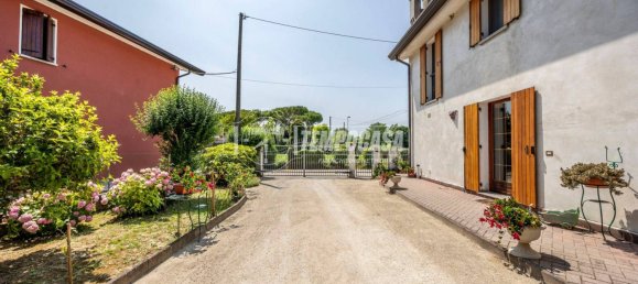 3 bedrooms Villa in Roncade, Italy No. 270621 29