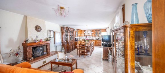 3 bedrooms Villa in Roncade, Italy No. 270621 6