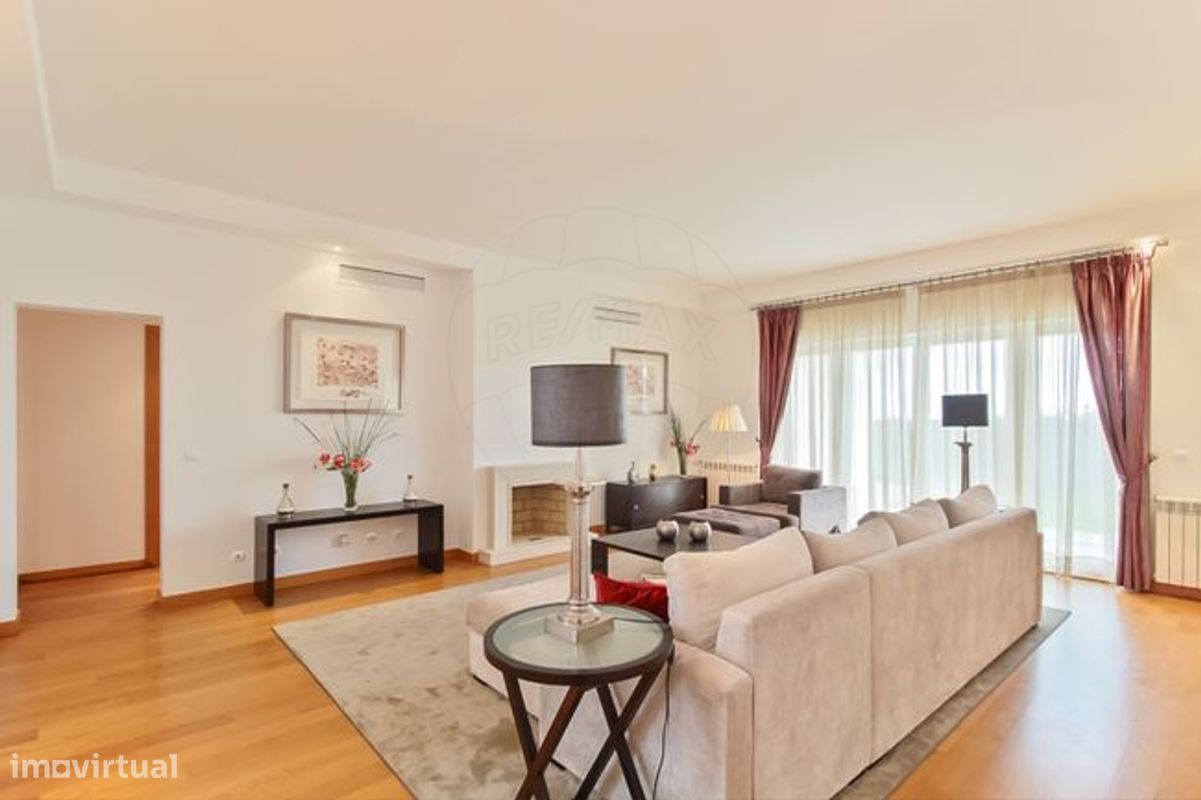 4 bedrooms House in Cascais, Portugal No. 45936