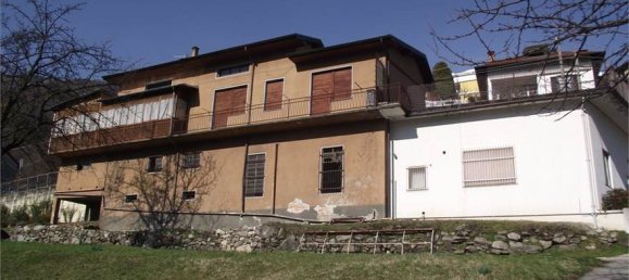 3 bedrooms House in Casale Corte Cerro, Italy No. 154577 14
